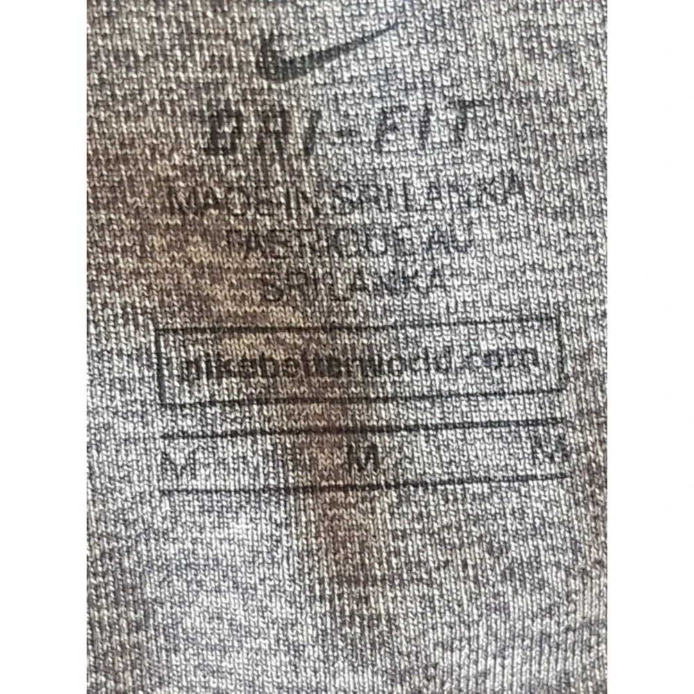 Nike Womens Sports Bra Sz Medium Crop Top Logo Workout Activewear Gym Running
